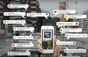 Bulles de conversation autour d'un écran de smartphone affichant un code Navilense en 15 langues différentes