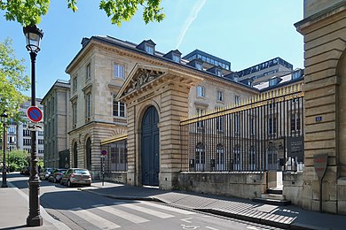 Façade du Collège de France