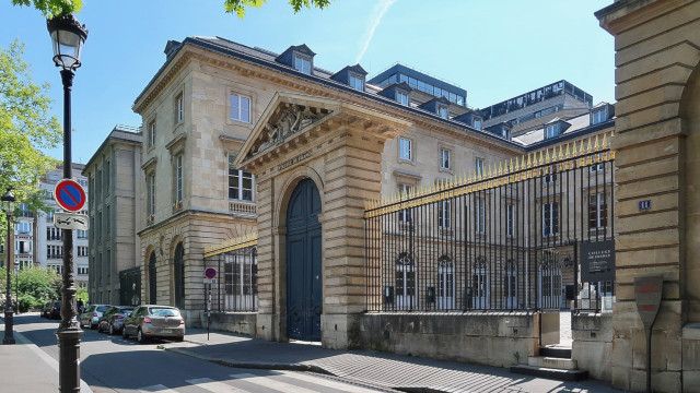 Façade du Collège de France
